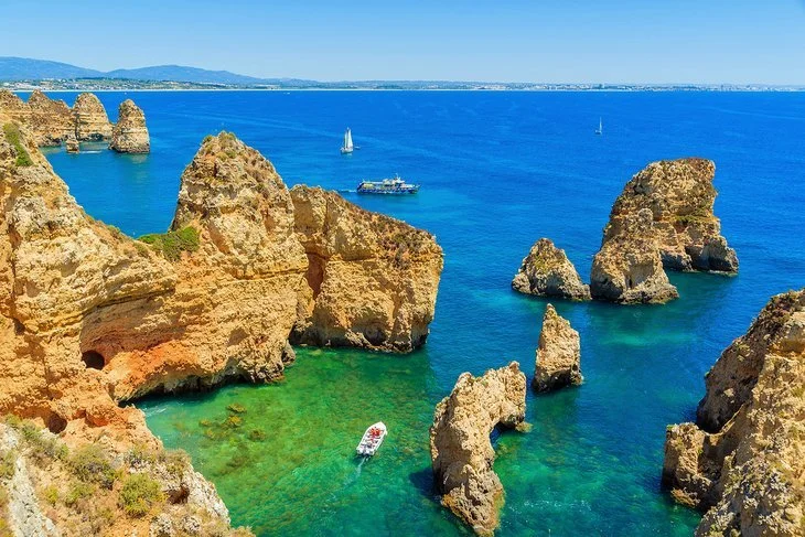 ponta-da-piedade.jpg